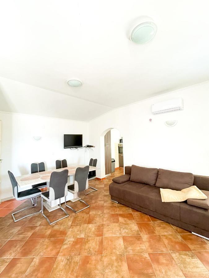 Villa Lara  Novalja Extérieur photo